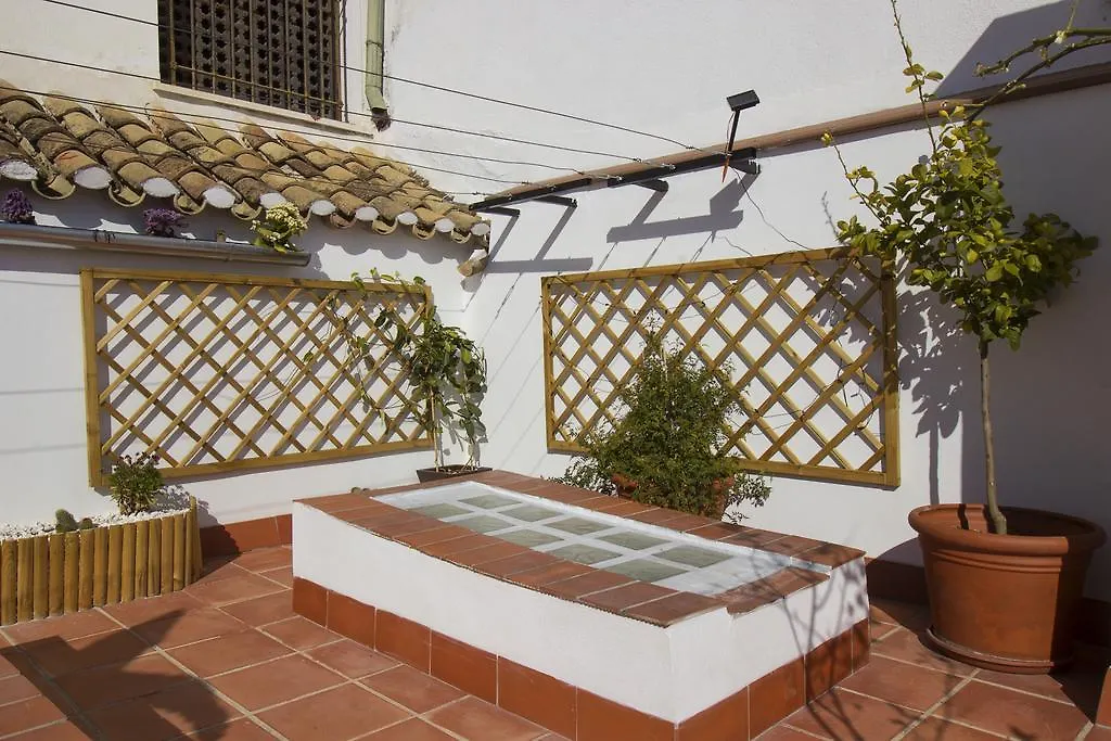Casa Turistica Patio Cordobes - Parking Privado En La Juderia Apartment Cordoba 0*,  Spain